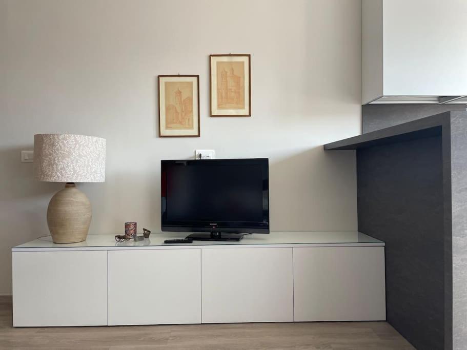 אסטי Suite De Rolandis Cin Itoo5Oo5C22Cdbezny מראה חיצוני תמונה